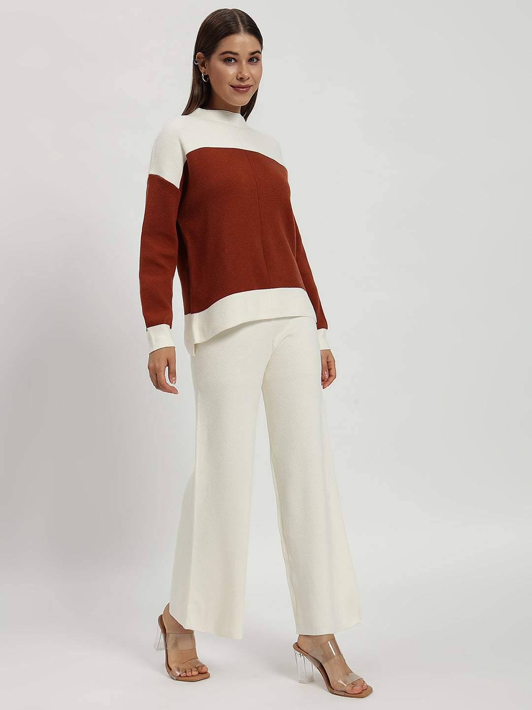 WOOLEN COORD WHITE AND BROWN